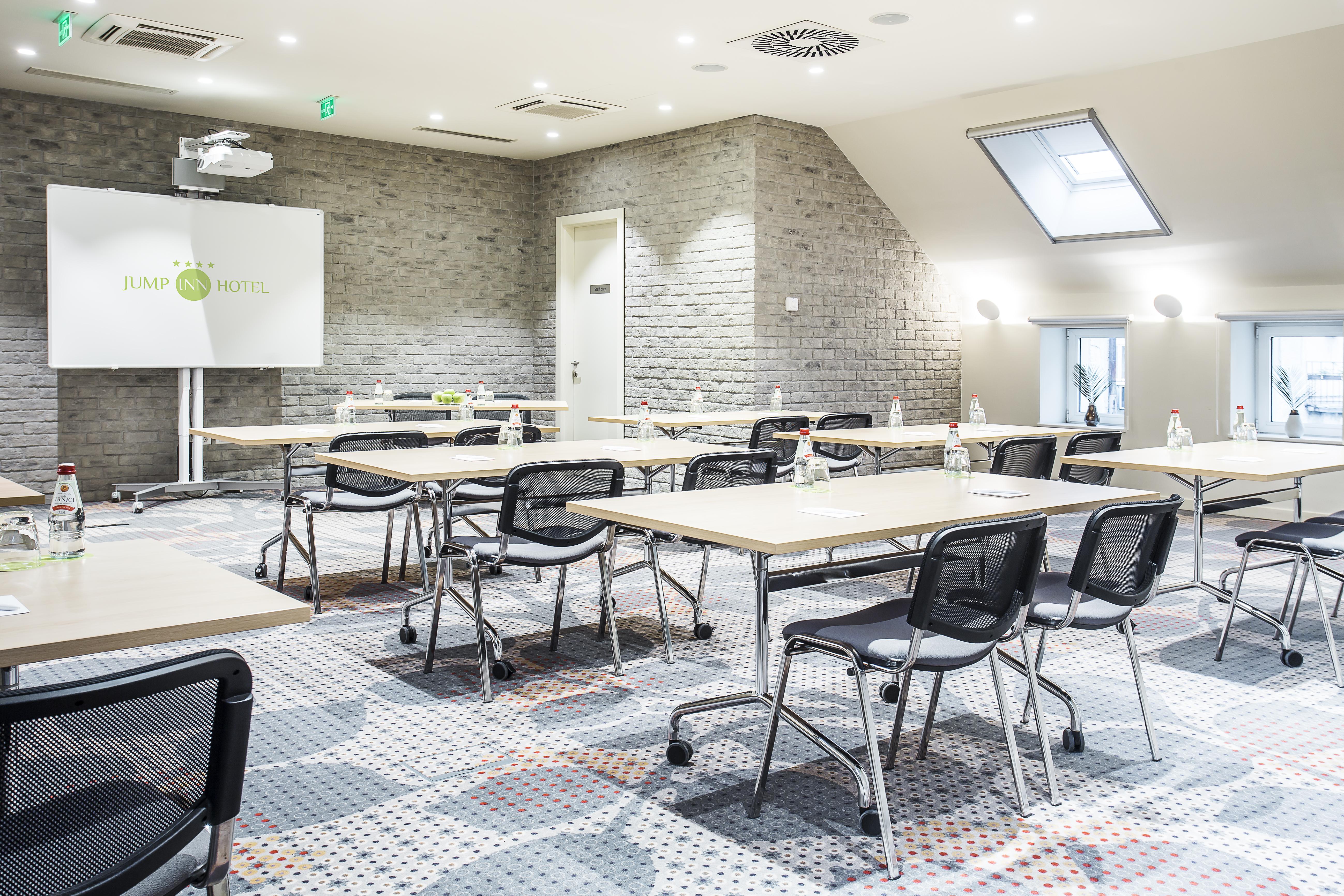 Jump Inn Hotel Beograd Ngoại thất bức ảnh